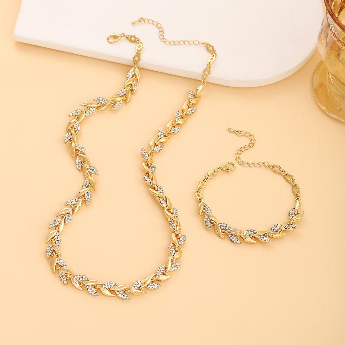 Clío · Conjunto de collar y pulsera – Silvia Morel