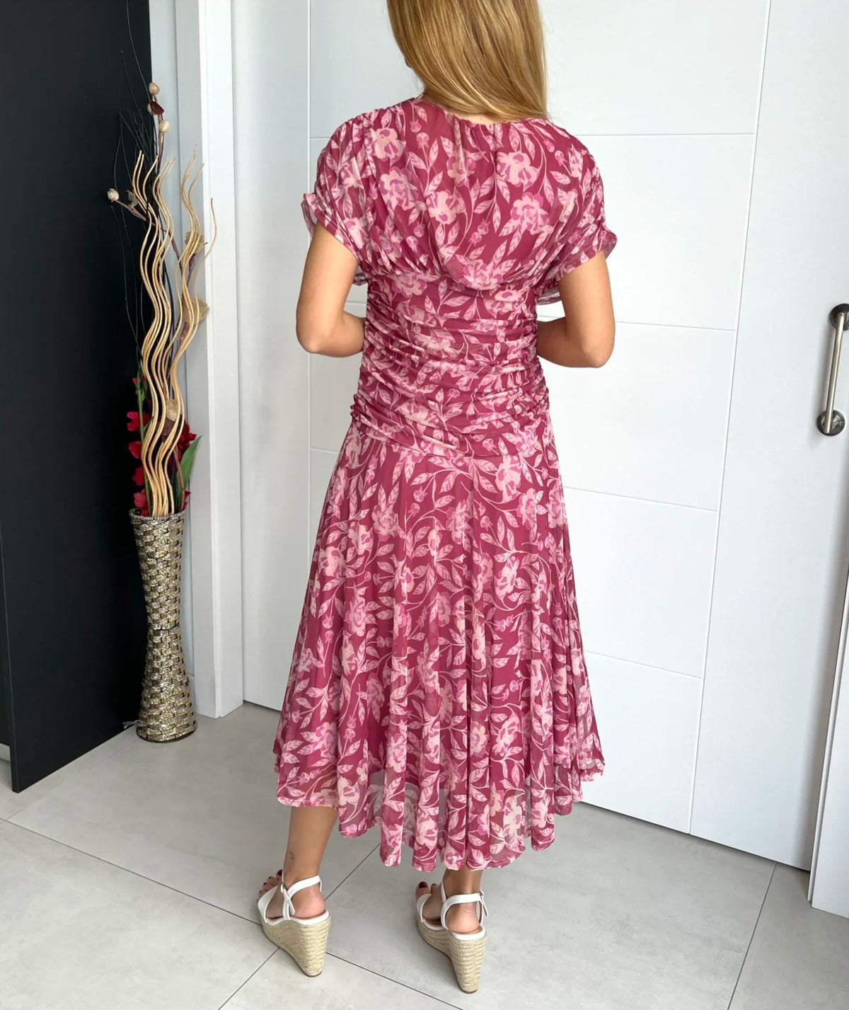Vicenta · Vestido floral de hombros ajustables – Silvia Morel