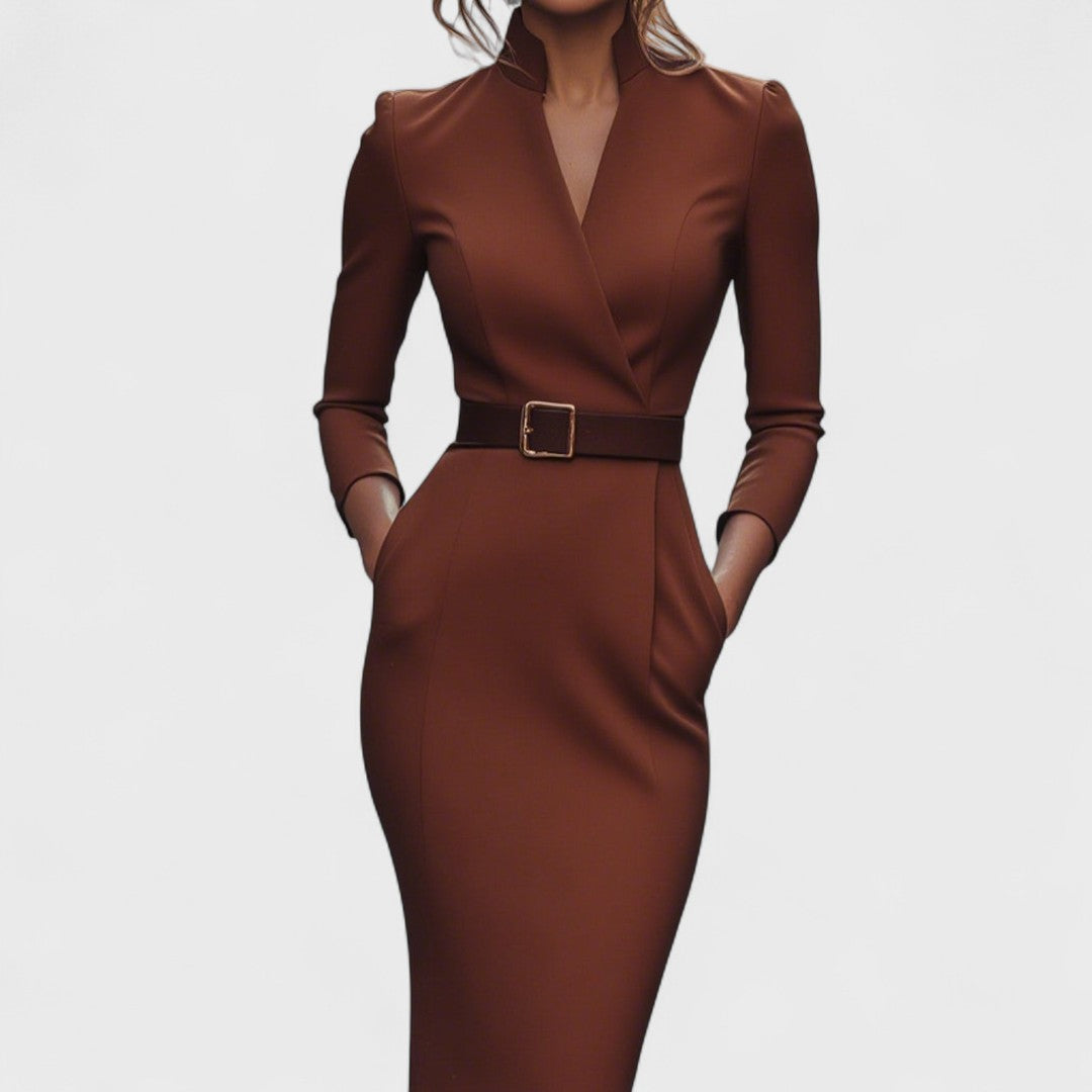 Débora · Vestido entallado con cuello mao – Silvia Morel