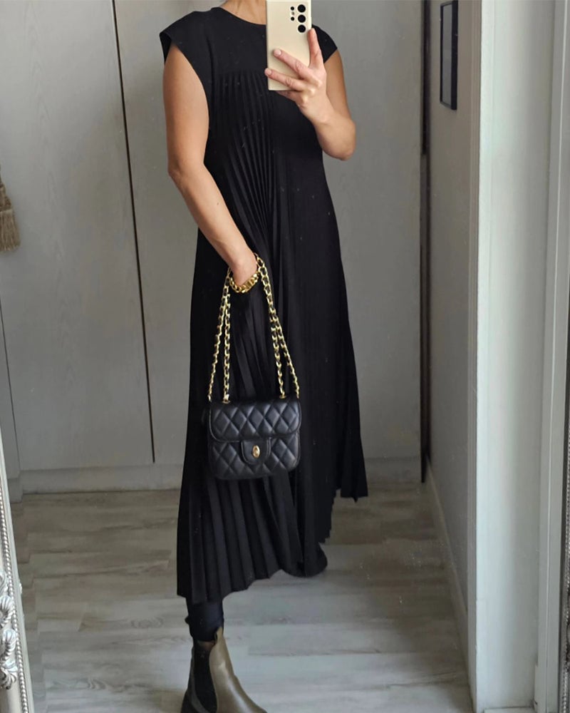 Ximena Plisada · Vestido plisado que estiliza – Silvia Morel