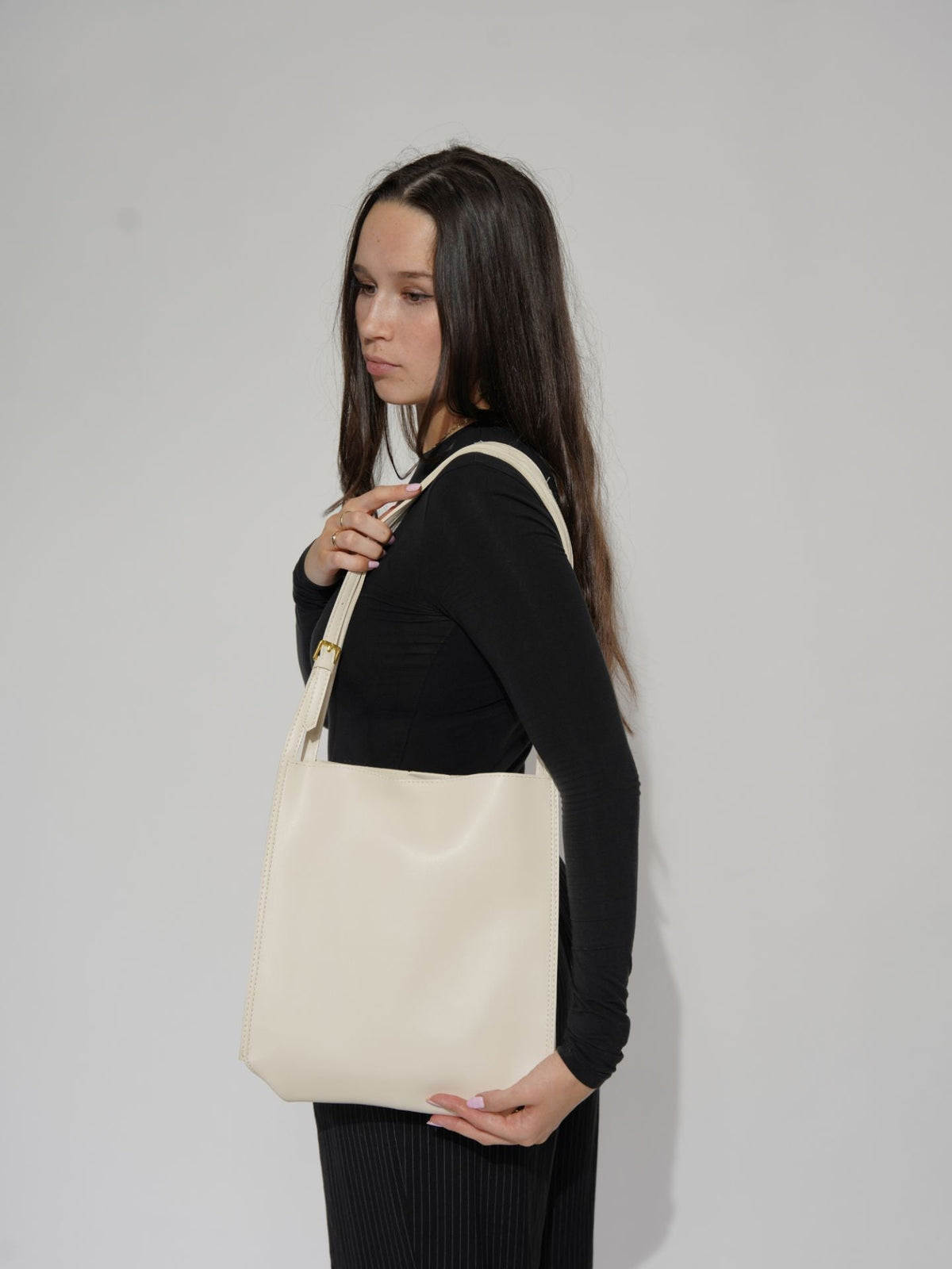 Ivette · Bolso de hombro minimalista – Silvia Morel