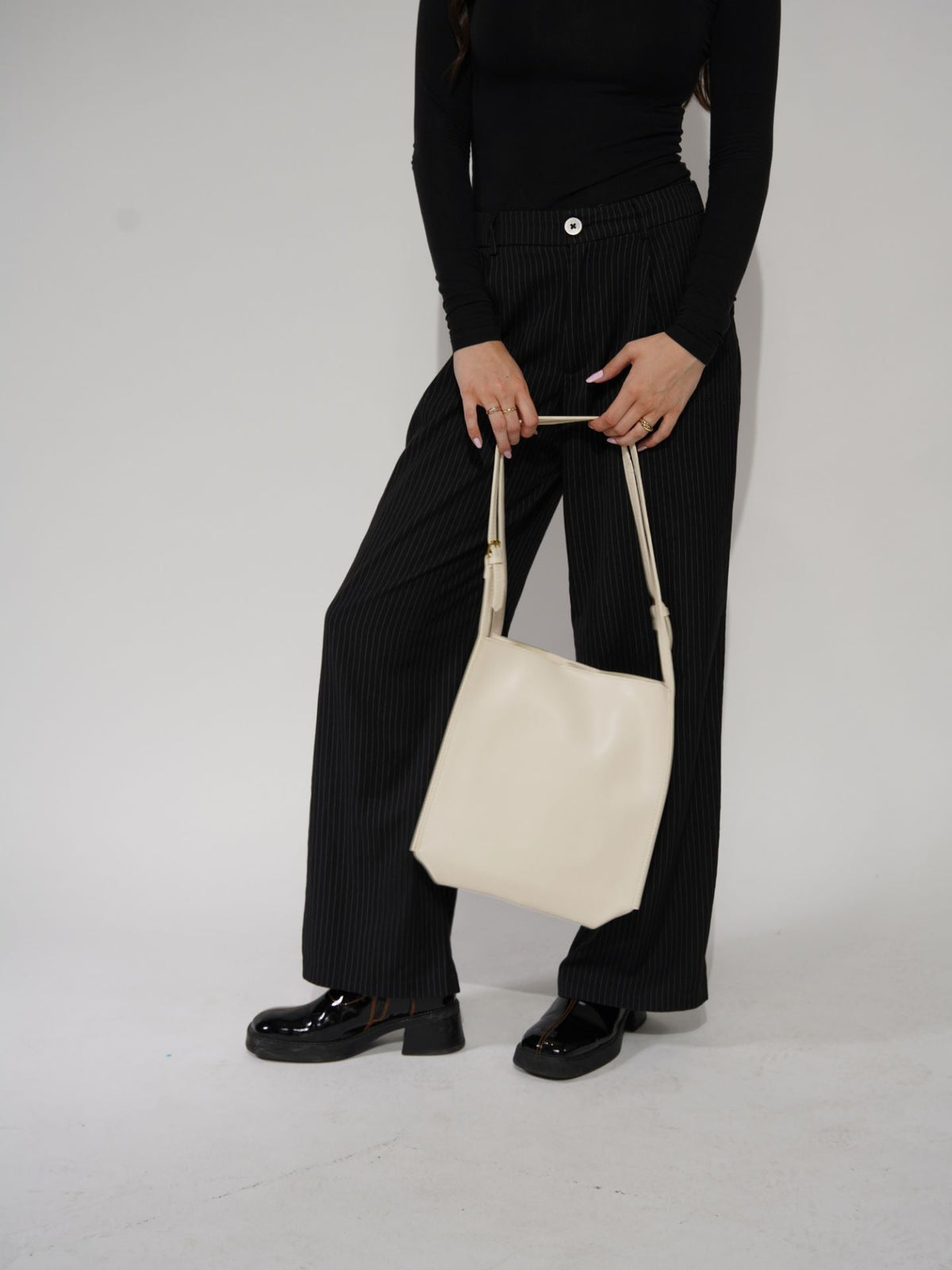 Ivette · Bolso de hombro minimalista – Silvia Morel