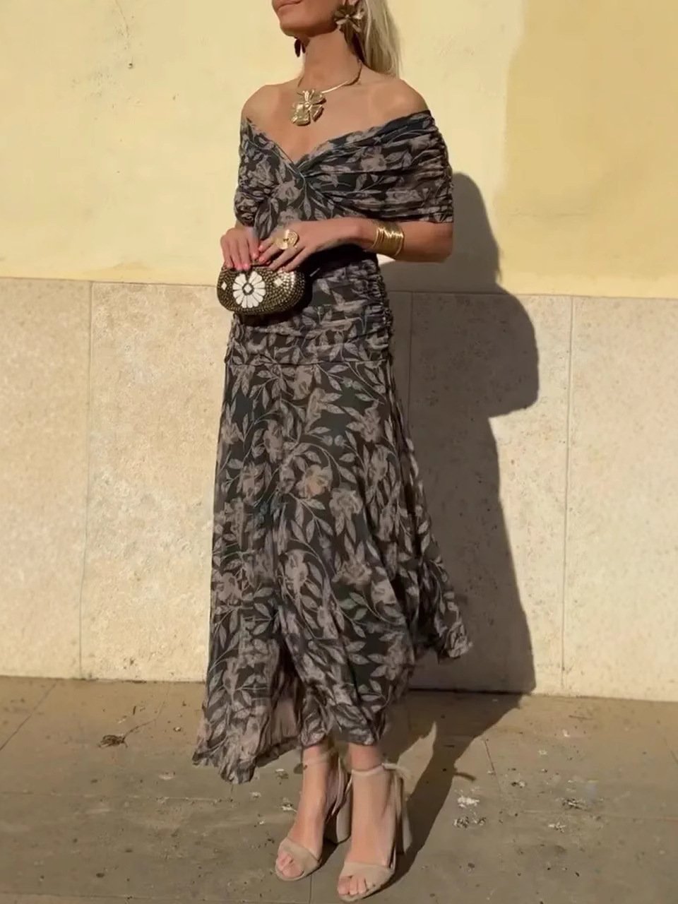 Vicenta · Vestido floral de hombros ajustables – Silvia Morel