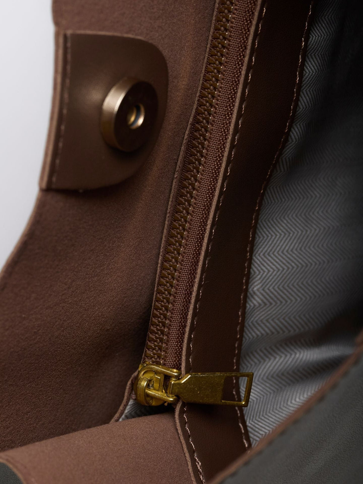 Ivette · Bolso de hombro minimalista – Silvia Morel