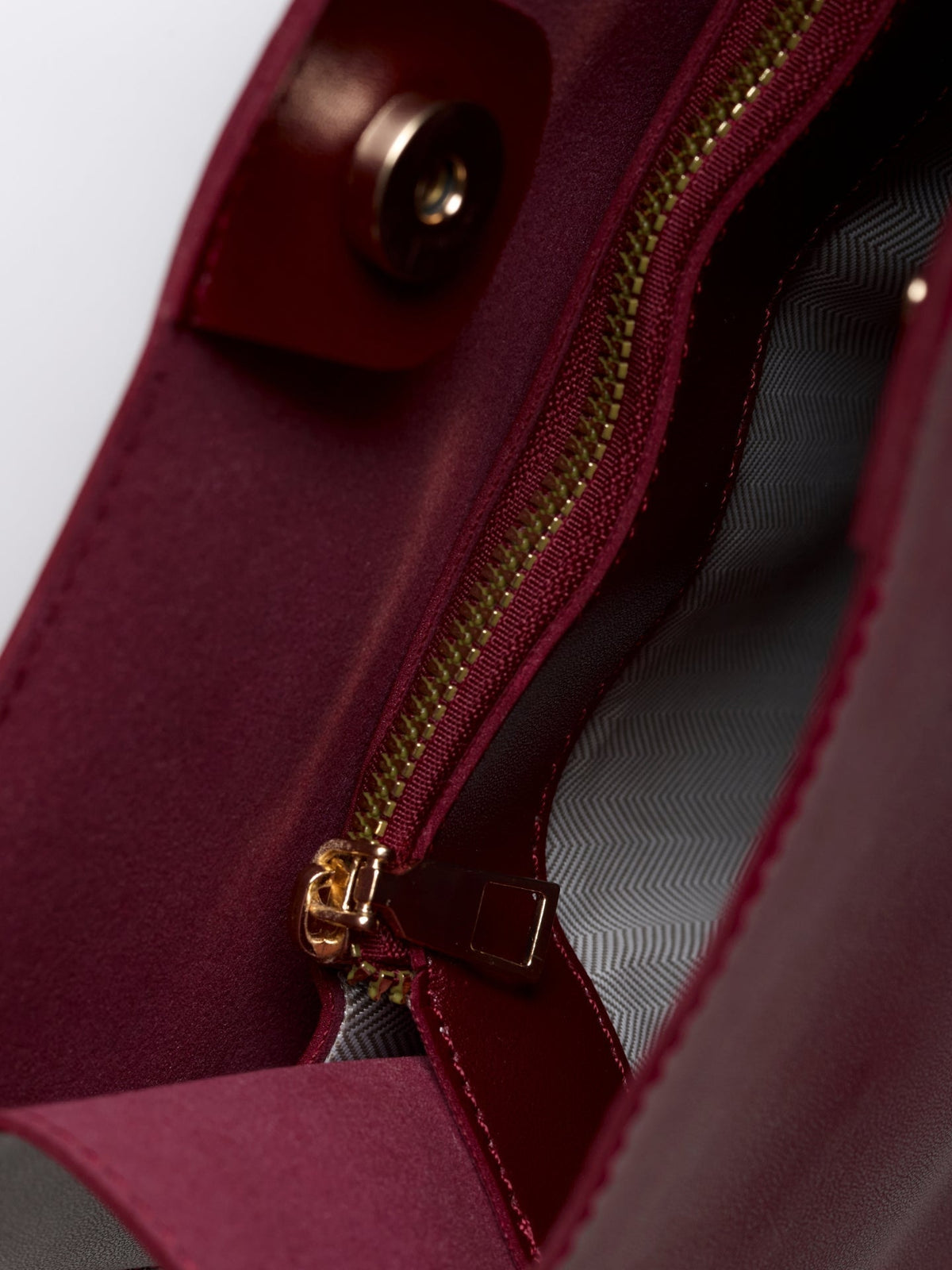 Ivette · Bolso de hombro minimalista – Silvia Morel