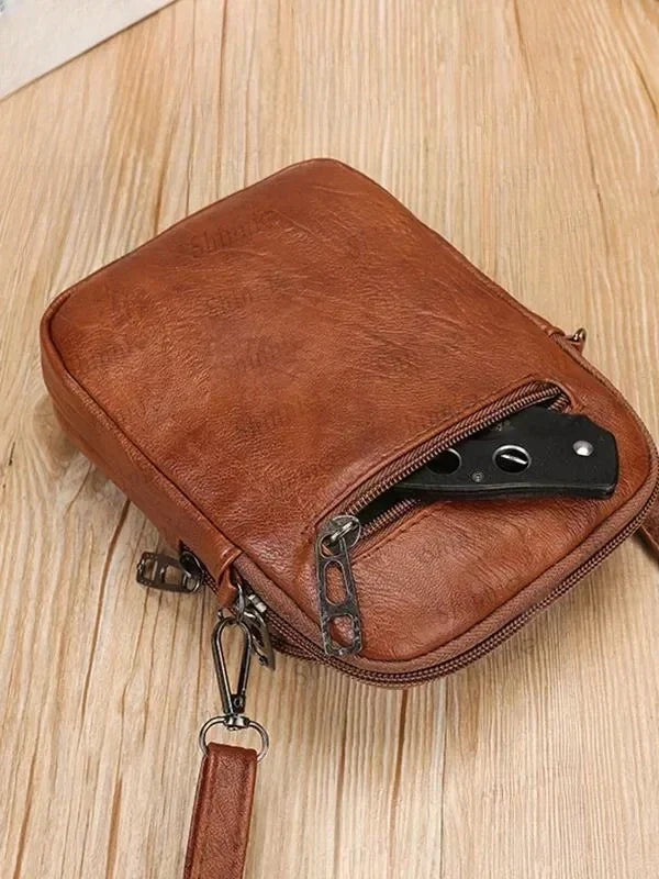 Laietana · Bolso bandolera vintage con tachuelas – Silvia Morel