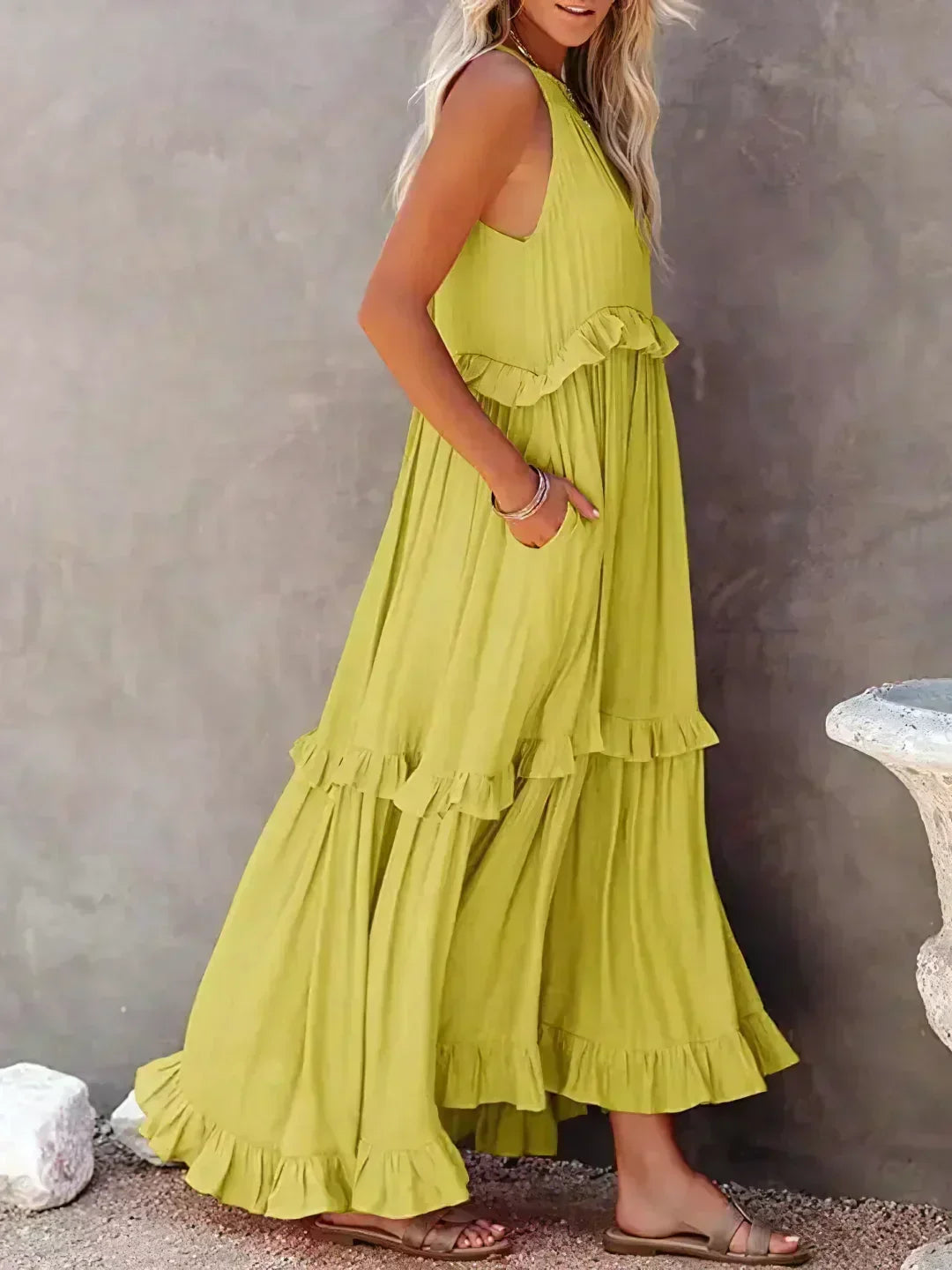 Jardín · Vestido largo halter con volantes – Silvia Morel