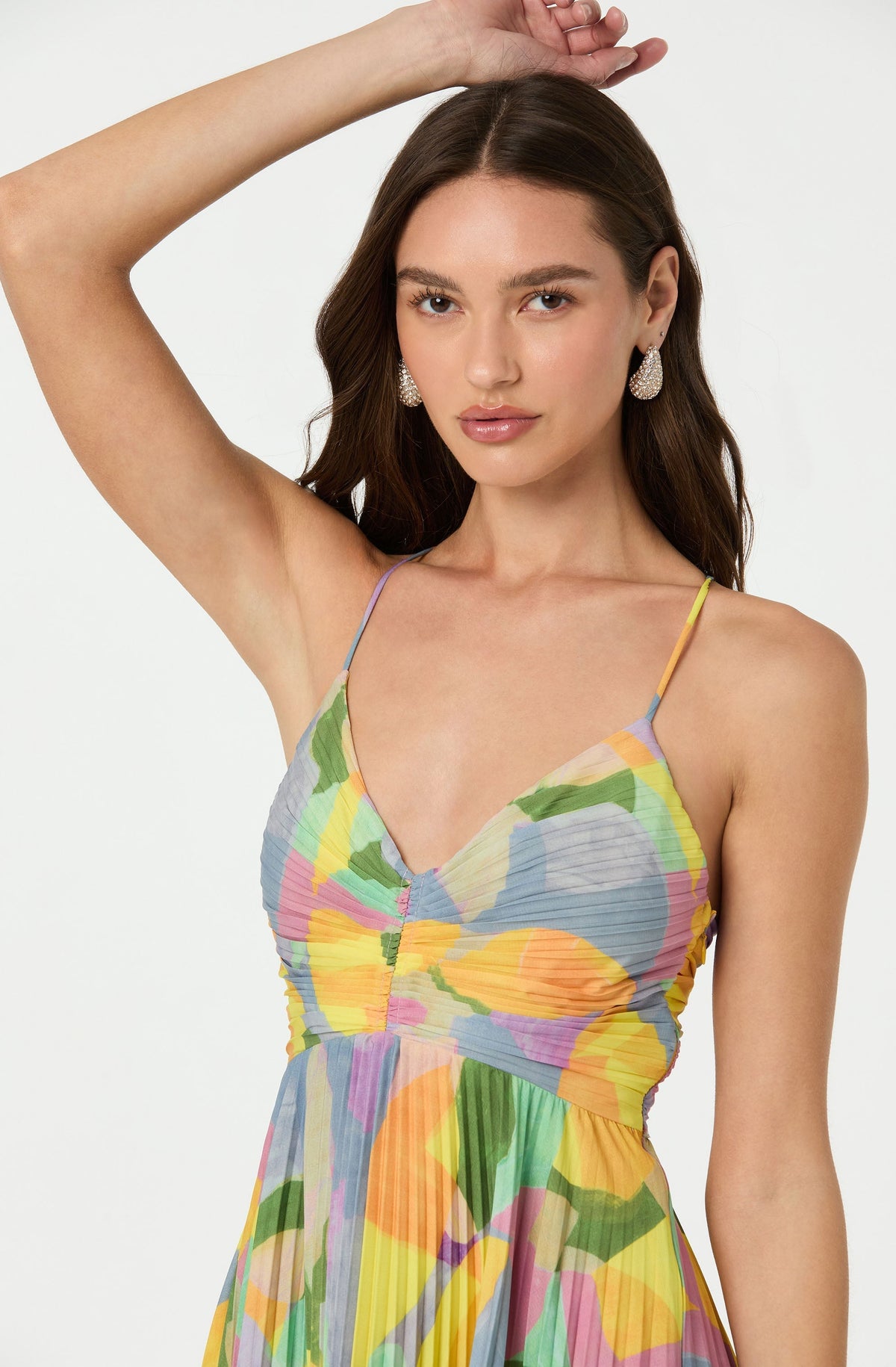 Estrella · Vestido largo plisado floral con espalda abierta – Silvia Morel