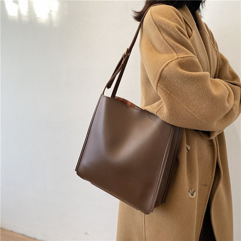 Montjuïc · Bolso de mano elegante – Silvia Morel