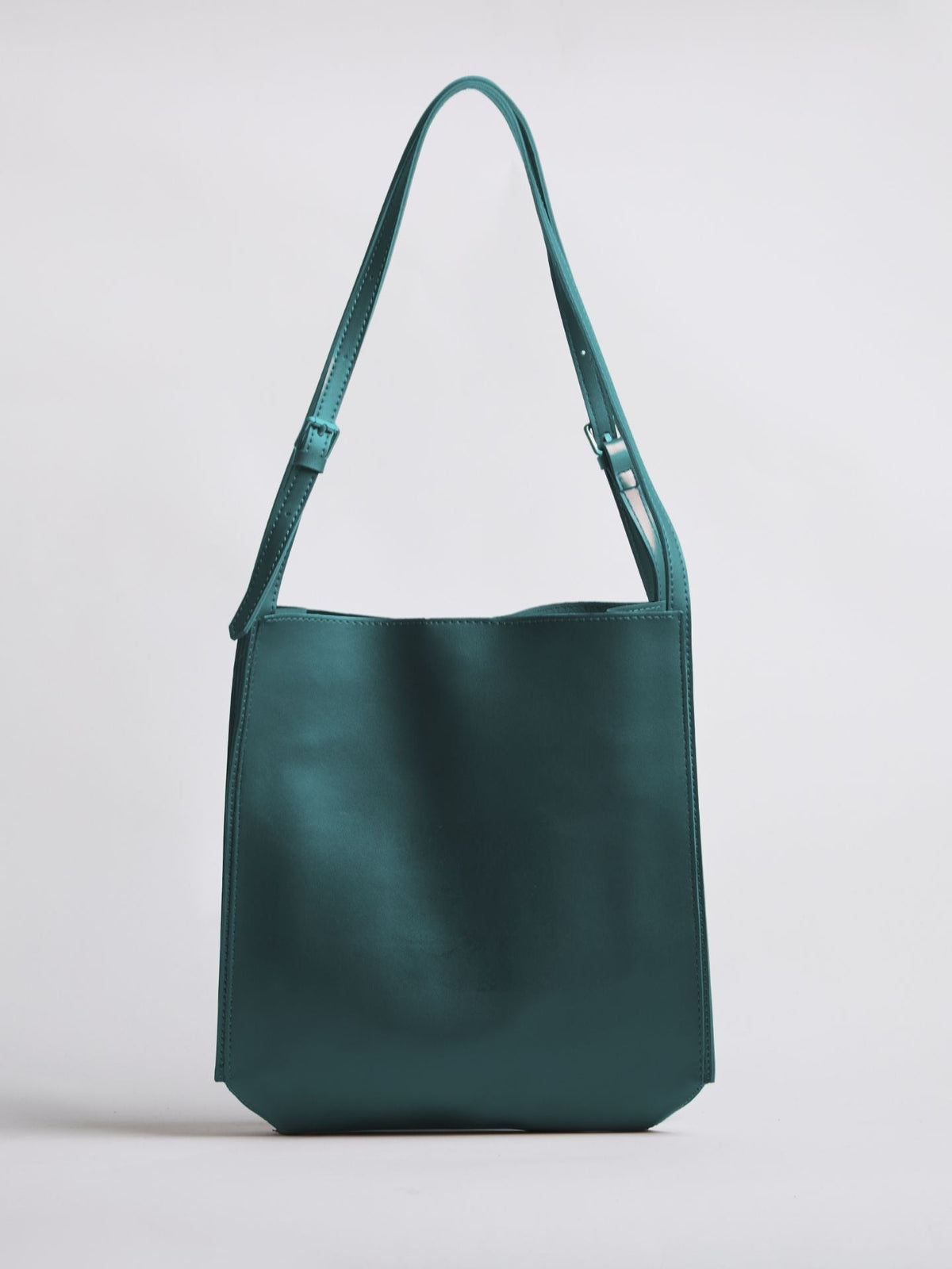 Ivette · Bolso de hombro minimalista – Silvia Morel