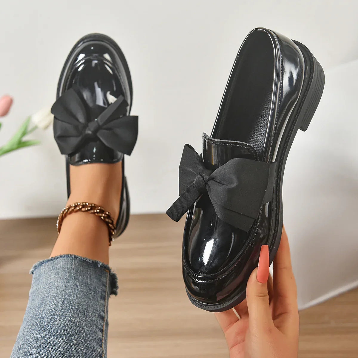 Consuelo · Zapatos planos con lazo – Silvia Morel