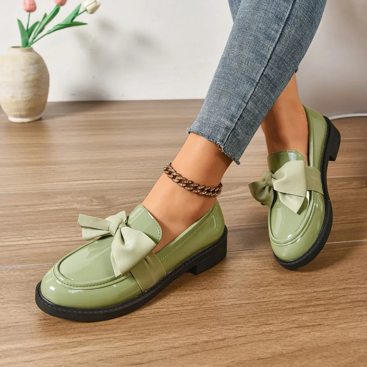 Consuelo · Zapatos planos con lazo – Silvia Morel