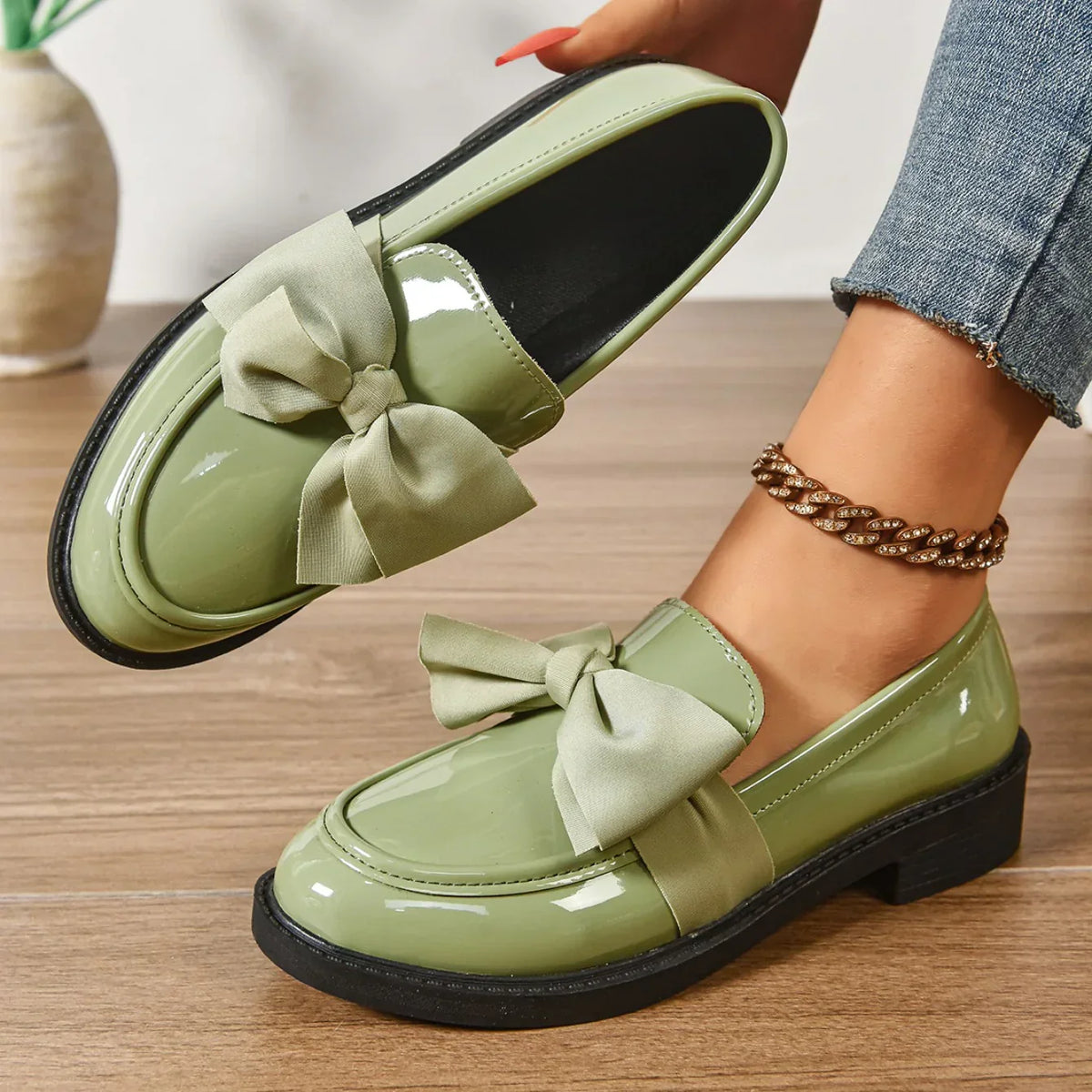 Consuelo · Zapatos planos con lazo – Silvia Morel