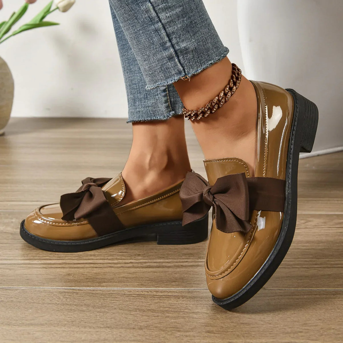 Consuelo · Zapatos planos con lazo – Silvia Morel