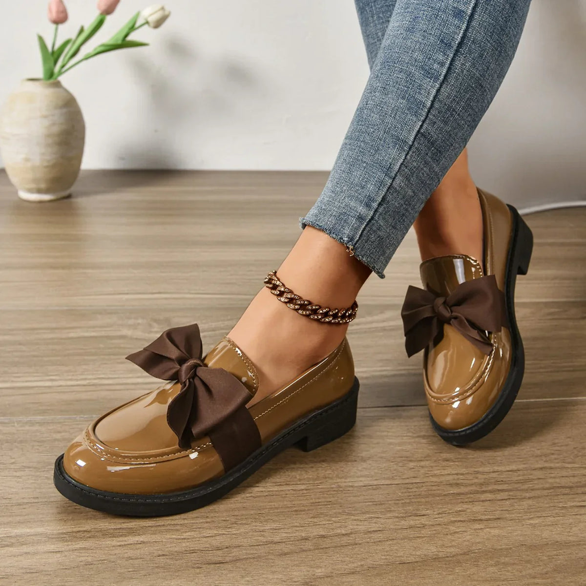 Consuelo · Zapatos planos con lazo – Silvia Morel