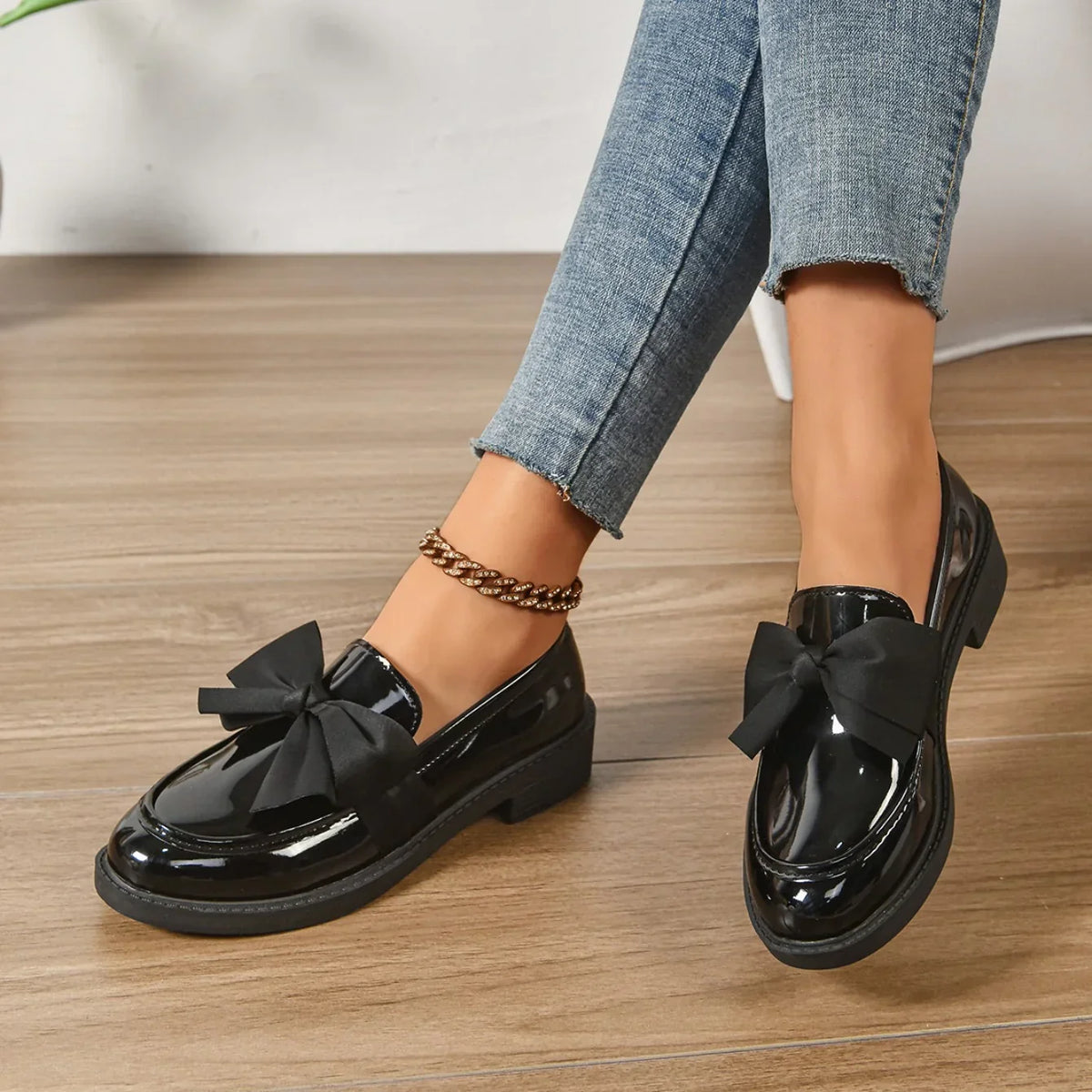 Consuelo · Zapatos planos con lazo – Silvia Morel
