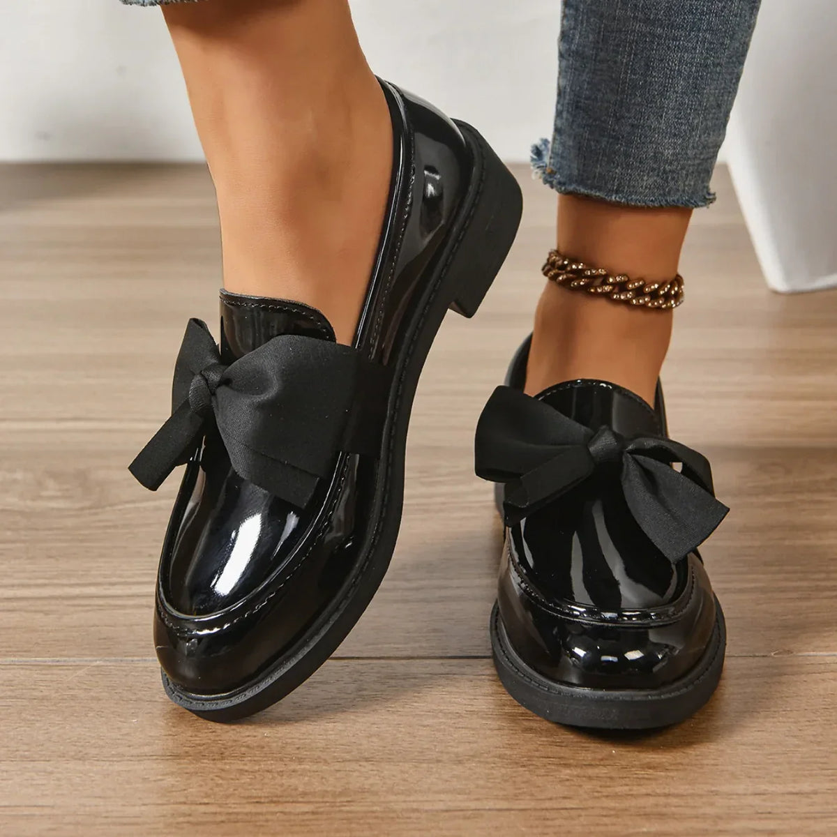 Consuelo · Zapatos planos con lazo – Silvia Morel