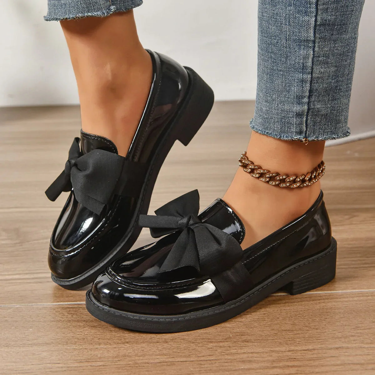 Consuelo · Zapatos planos con lazo – Silvia Morel