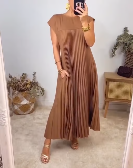 Ximena Plisada · Vestido plisado que estiliza – Silvia Morel