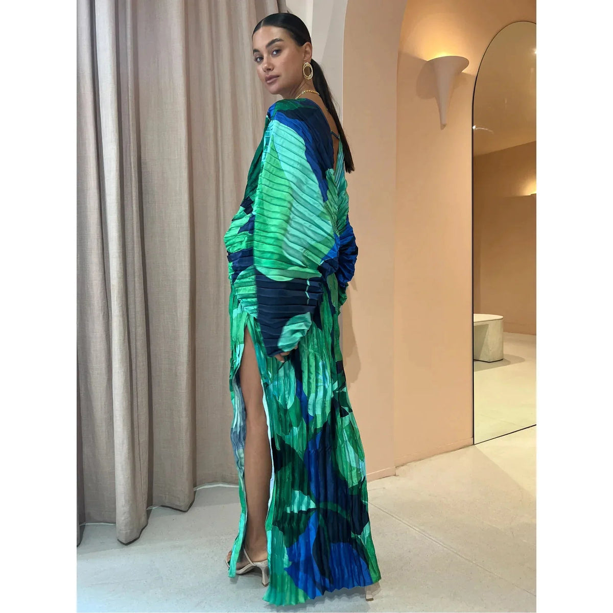 Belinda · Vestido plisado elegante – Silvia Morel