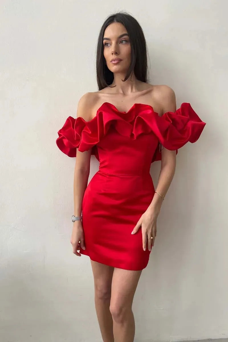 Chic · Vestido corto ajustado a la cadera – Silvia Morel