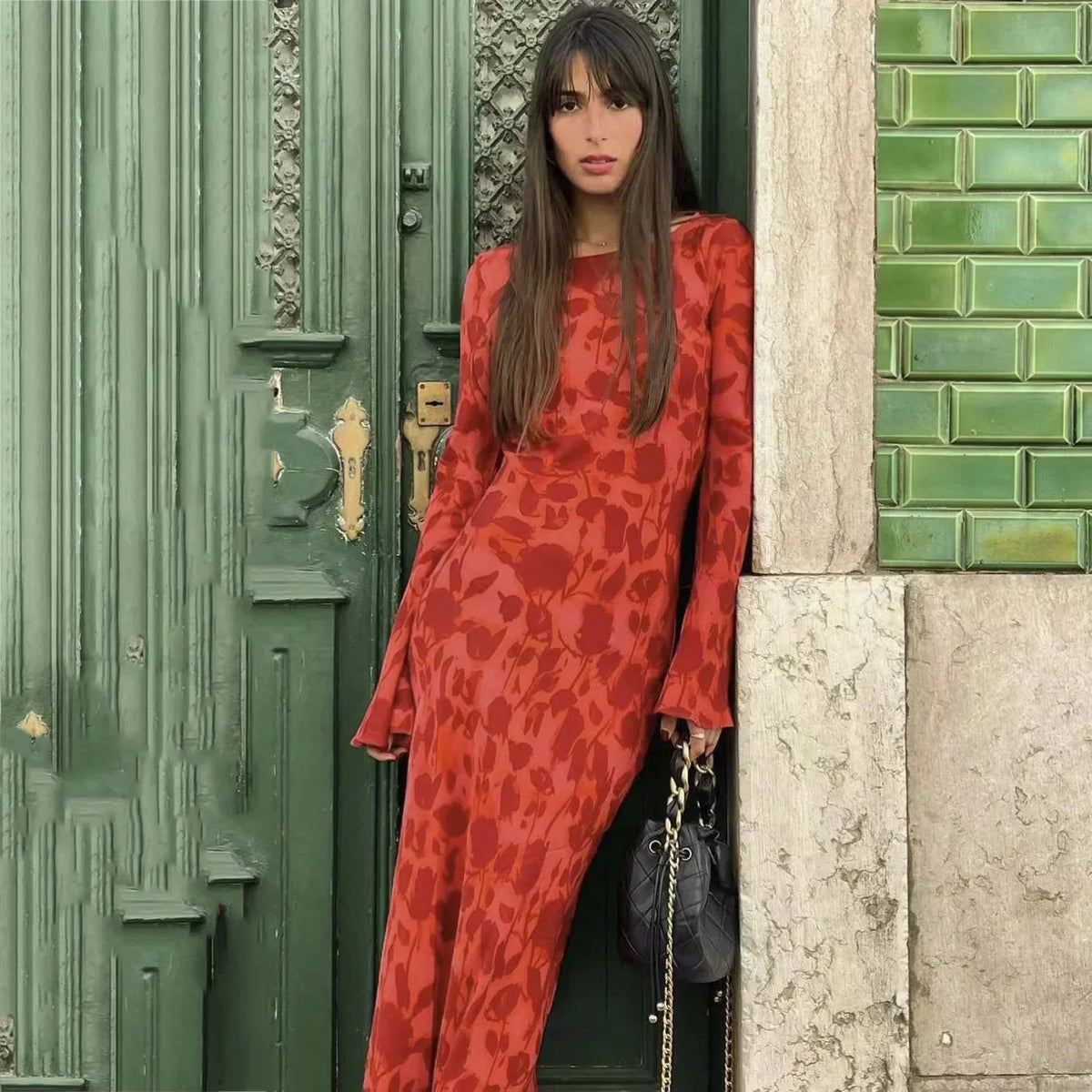 Grana · Vestido rojo ceñido – Silvia Morel