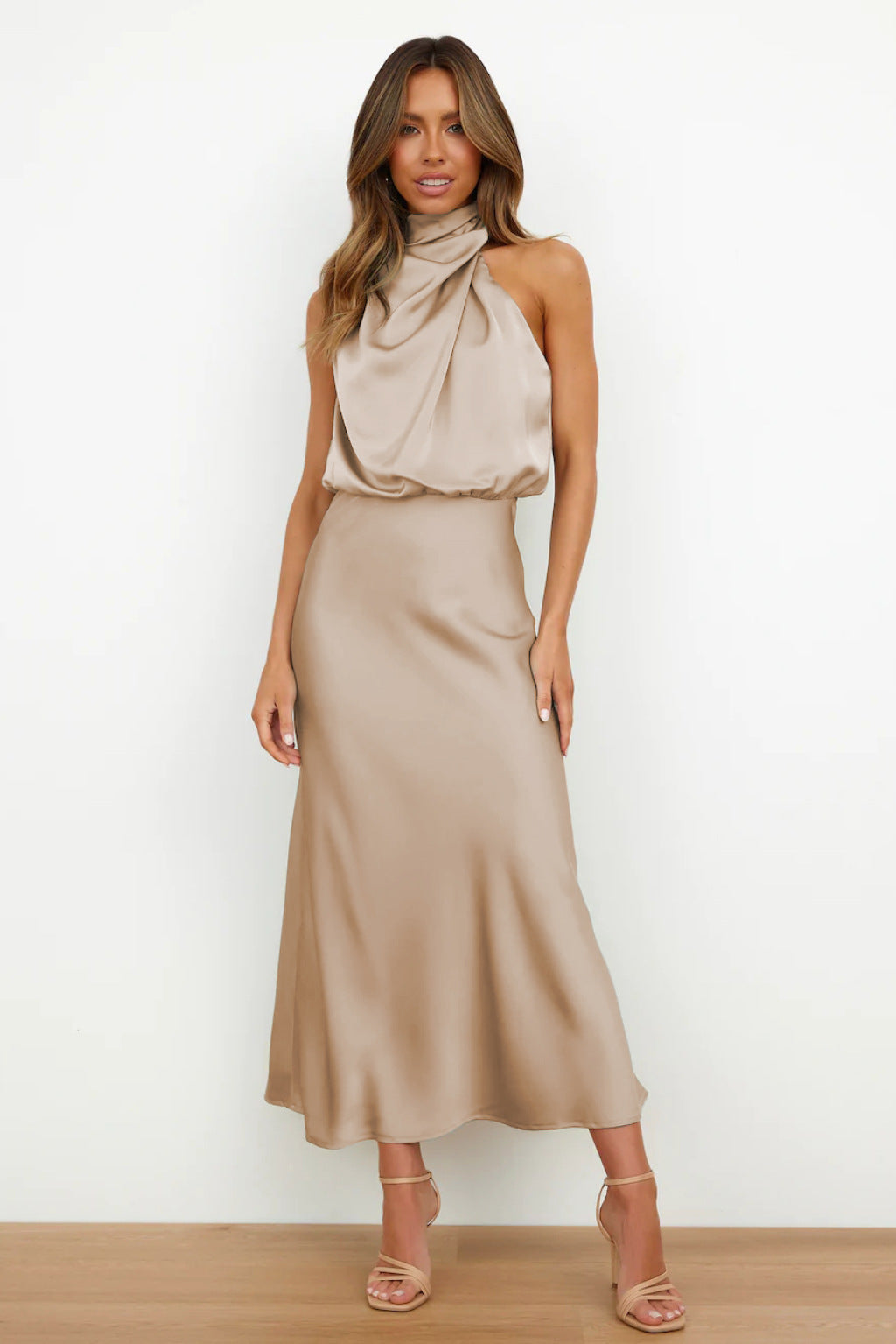 Cristina · Vestido largo satinado halter – Silvia Morel
