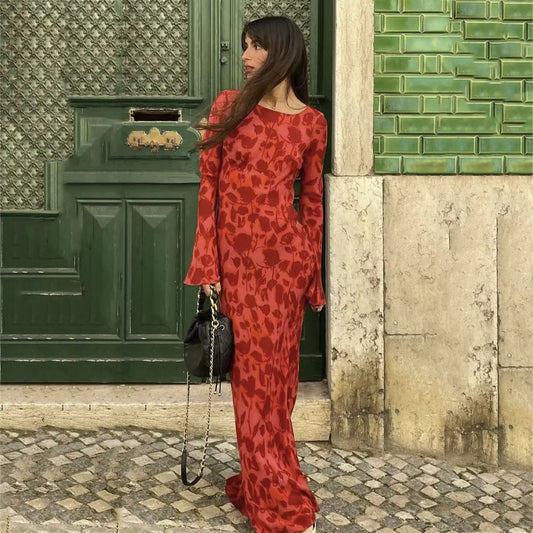 Grana · Vestido rojo ceñido – Silvia Morel