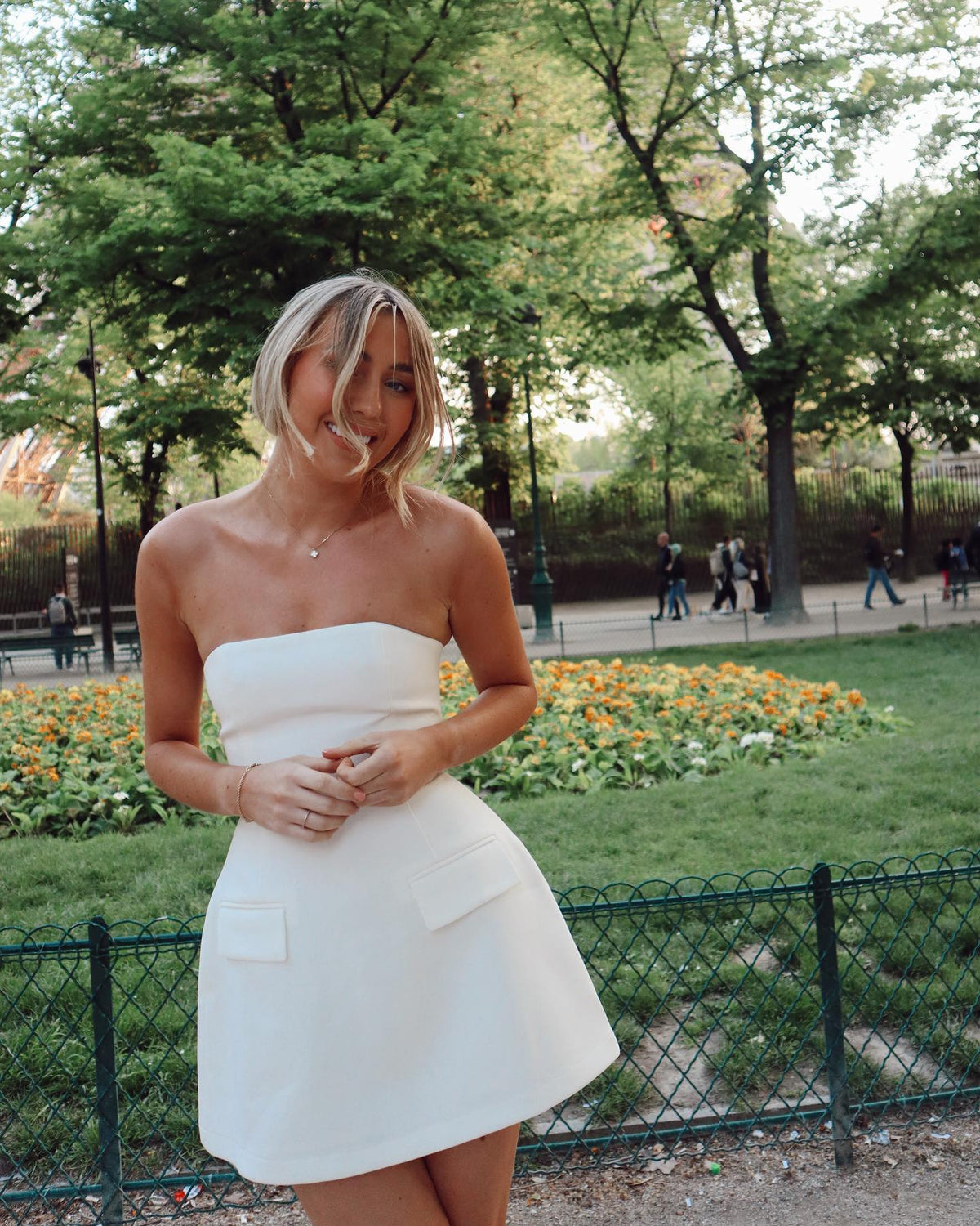 Sol · Vestido corto sin tirantes – Silvia Morel