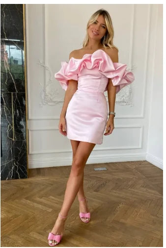 Chic · Vestido corto ajustado a la cadera – Silvia Morel