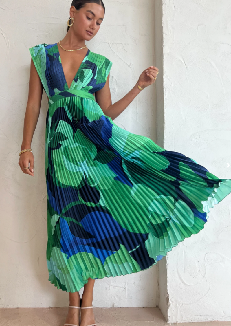 Esperanza · Vestido plisado en tonos azules – Silvia Morel
