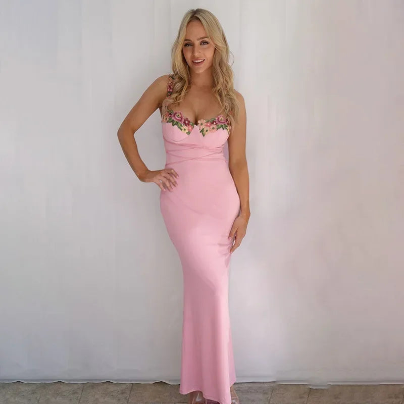 Clarisa · Vestido largo rosa con flores en el busto – Silvia Morel