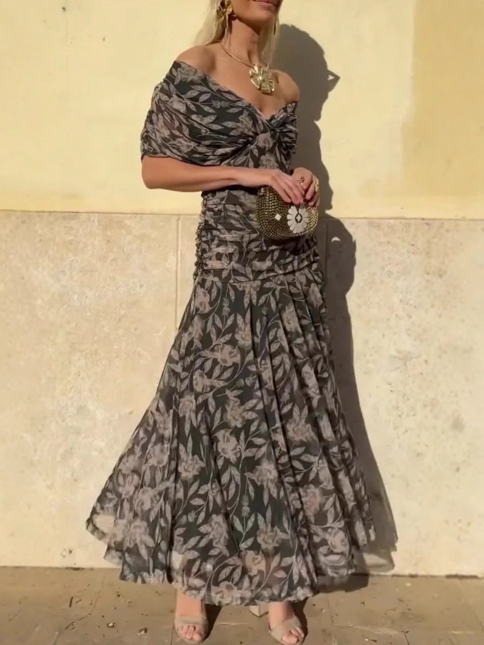 Vicenta · Vestido floral de hombros ajustables – Silvia Morel
