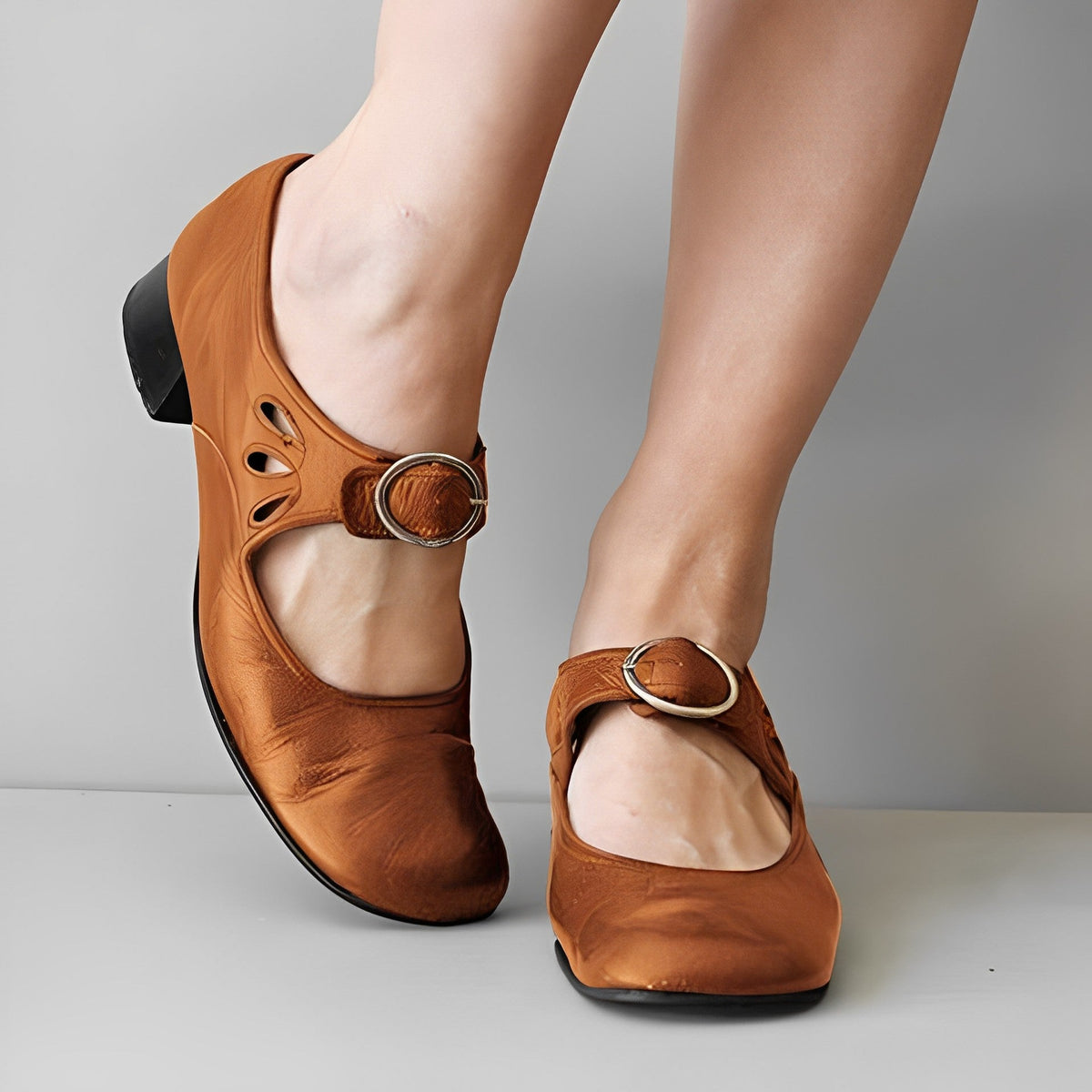 Dolores · Zapatos vintage de tacón bajo – Silvia Morel
