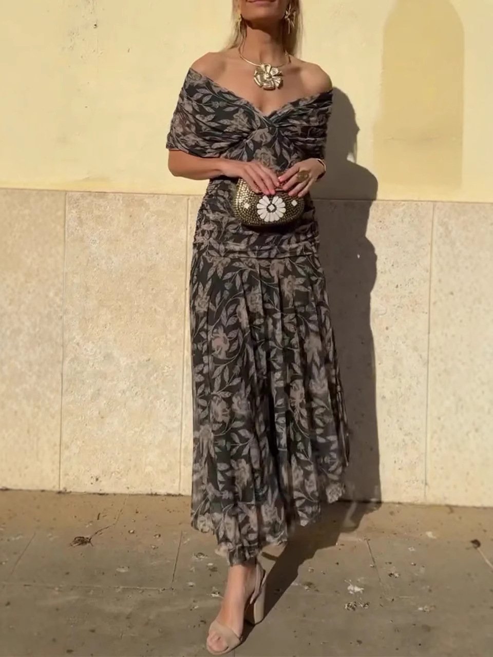Vicenta · Vestido floral de hombros ajustables – Silvia Morel