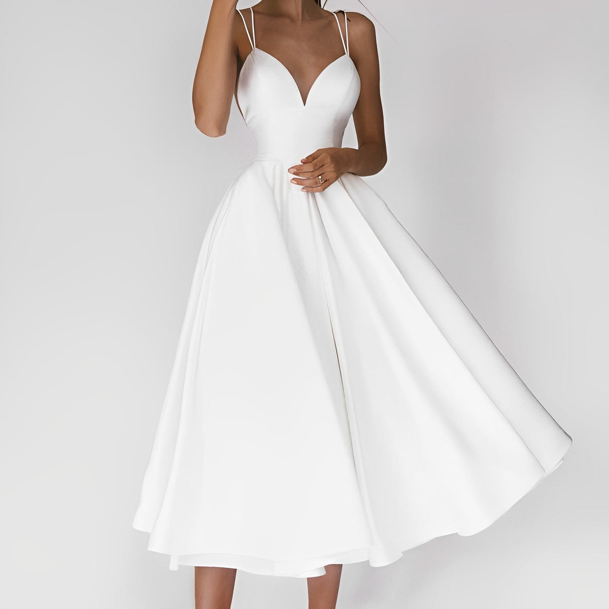 Valeria · Vestido midi con espalda cruzada – Silvia Morel