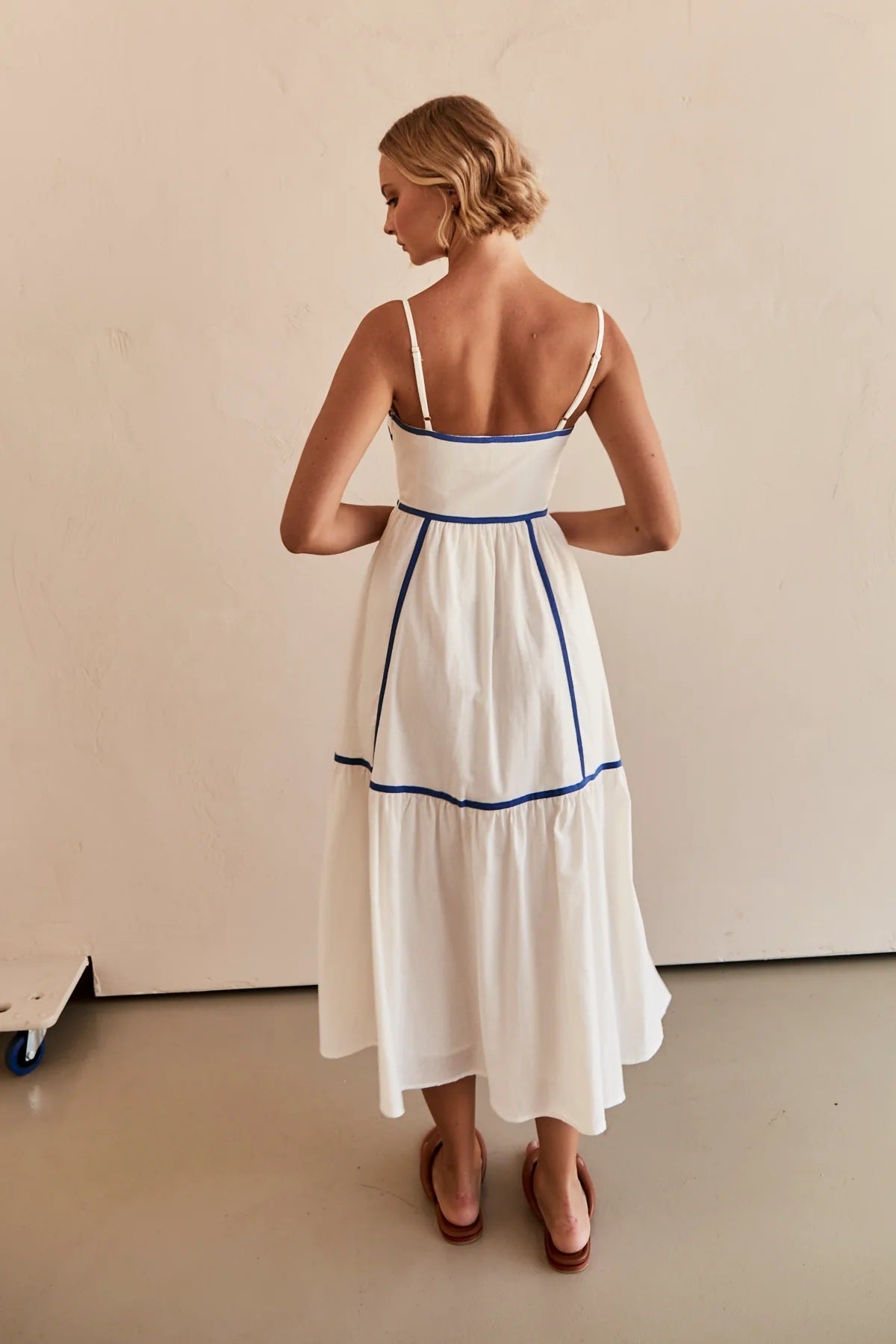 Hilda · Vestido holgado de tirantes – Silvia Morel