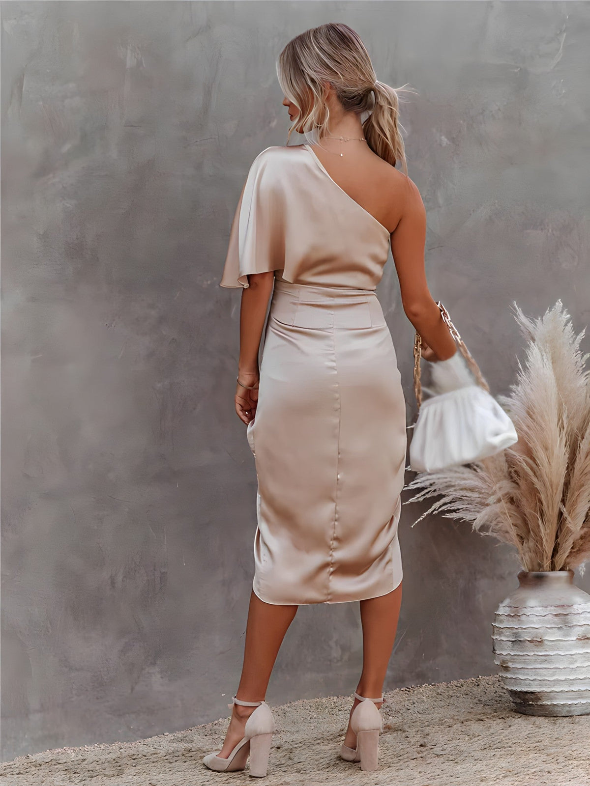 Daniela · Vestido largo plisado de una manga – Silvia Morel