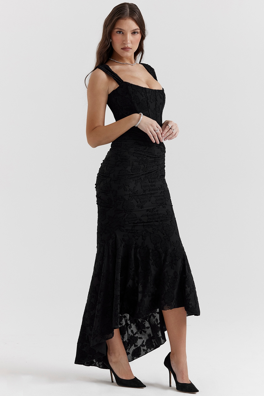 Pilar · Vestido largo de encaje con corsé – Silvia Morel