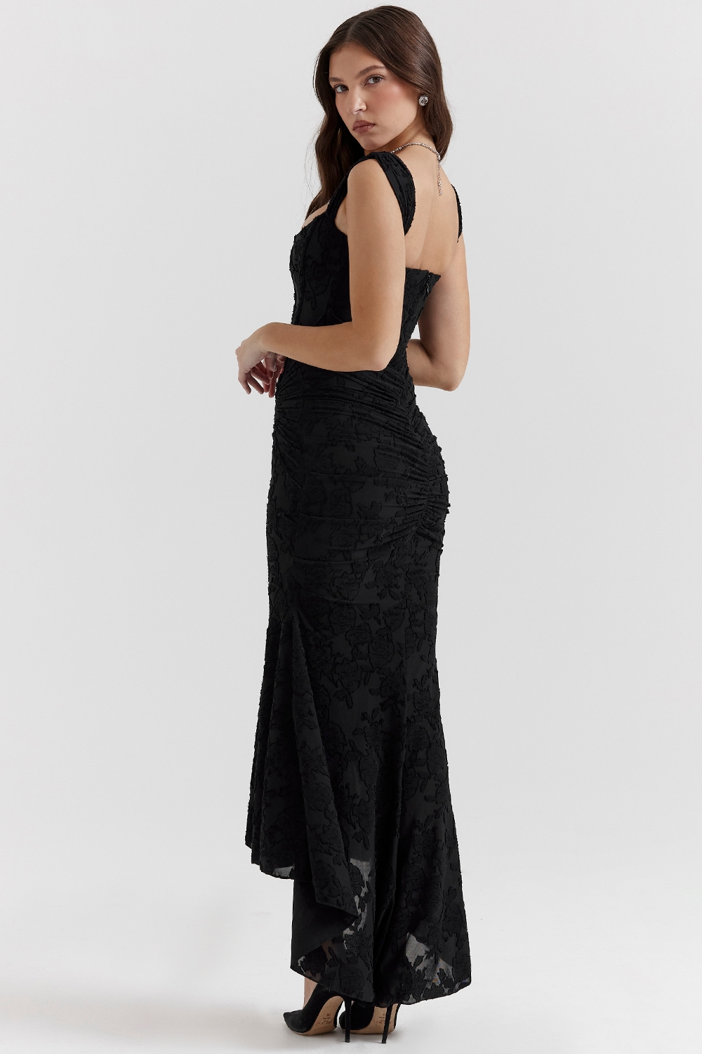Pilar · Vestido largo de encaje con corsé – Silvia Morel