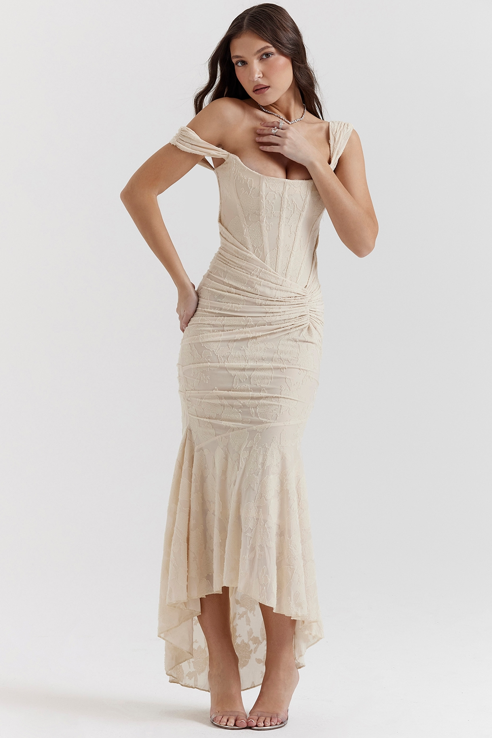 Pilar · Vestido largo de encaje con corsé – Silvia Morel