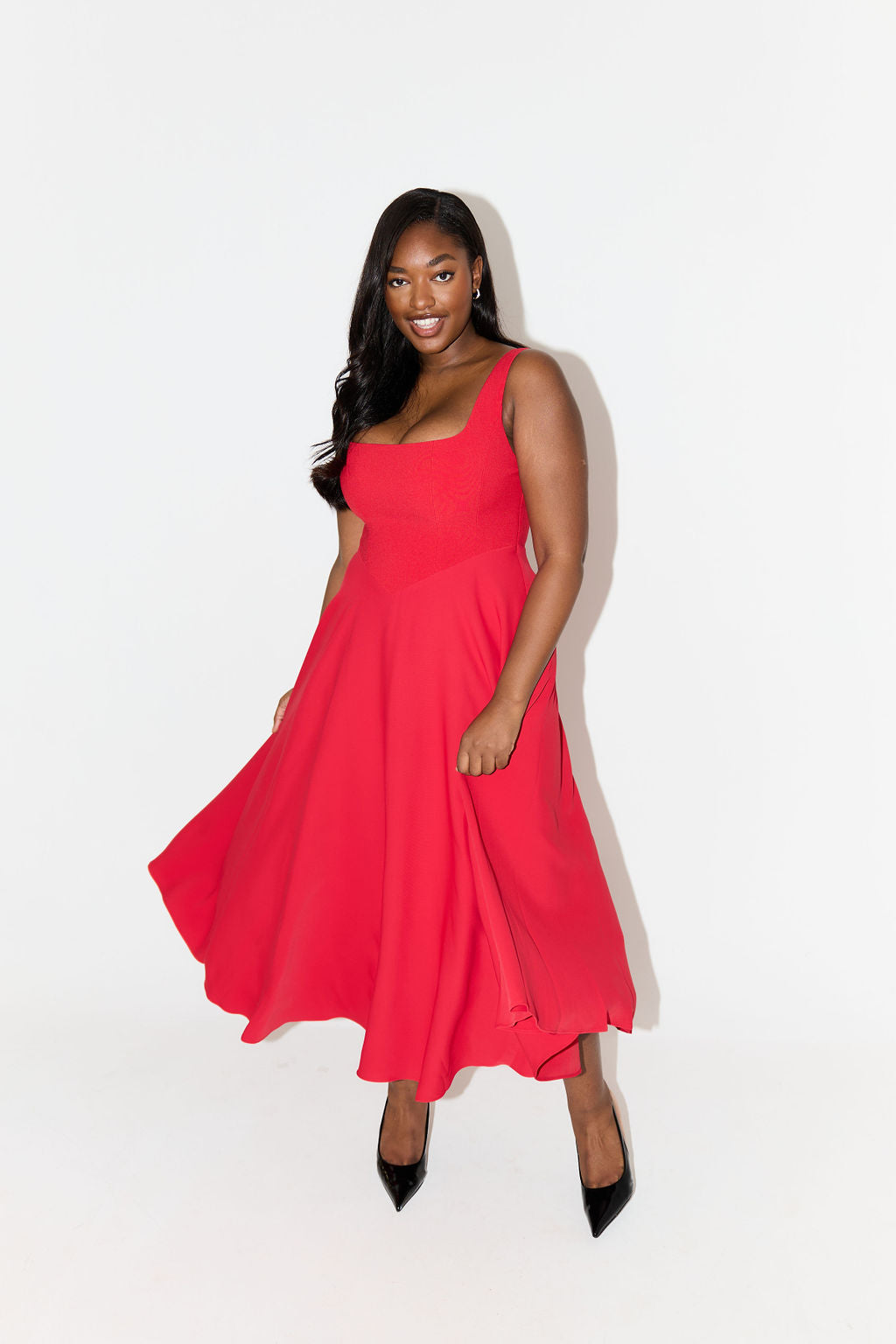 Lía · Vestido midi de escote cuadrado – Silvia Morel