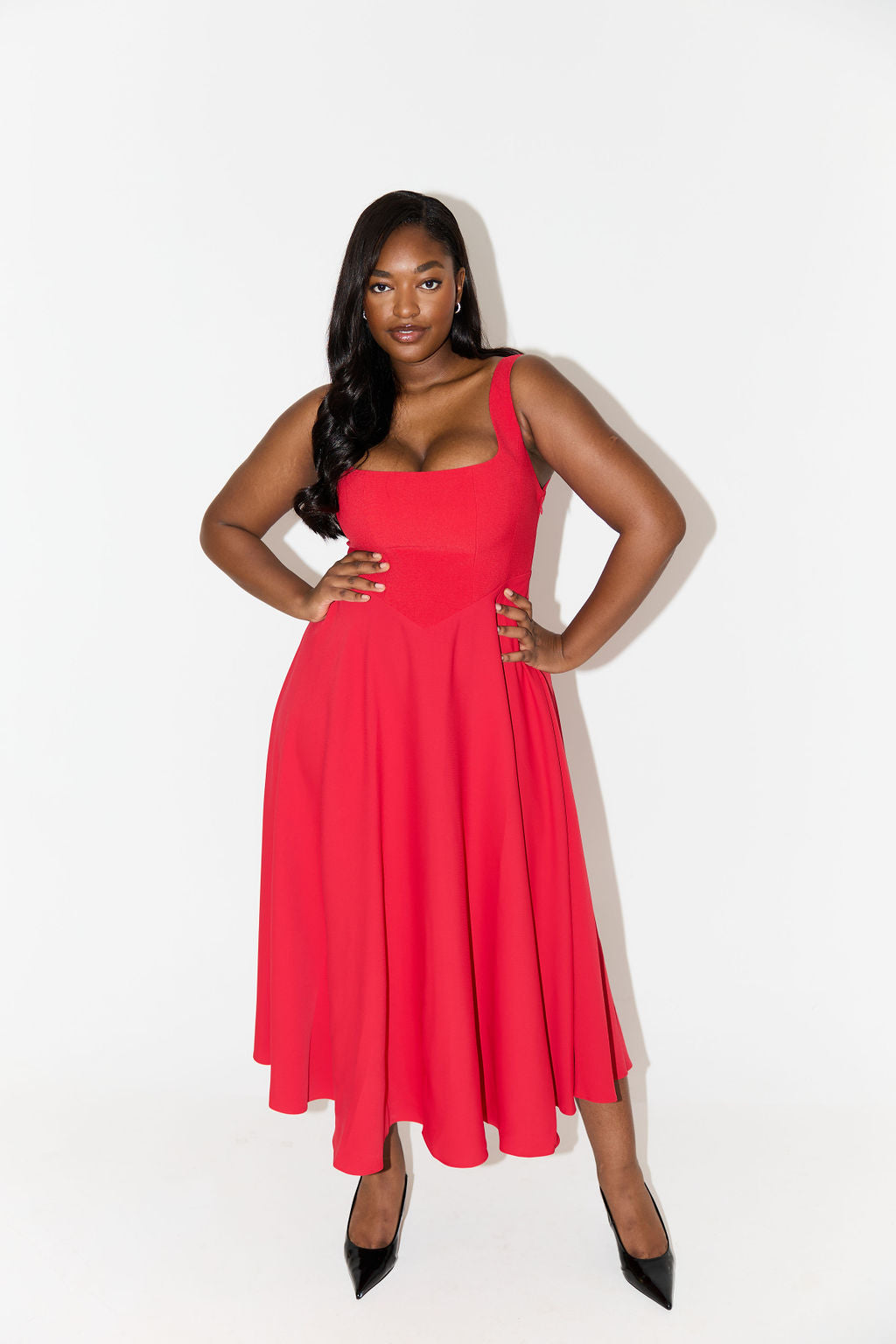 Lía · Vestido midi de escote cuadrado – Silvia Morel