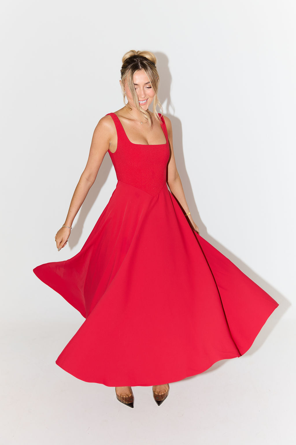 Lía · Vestido midi de escote cuadrado – Silvia Morel