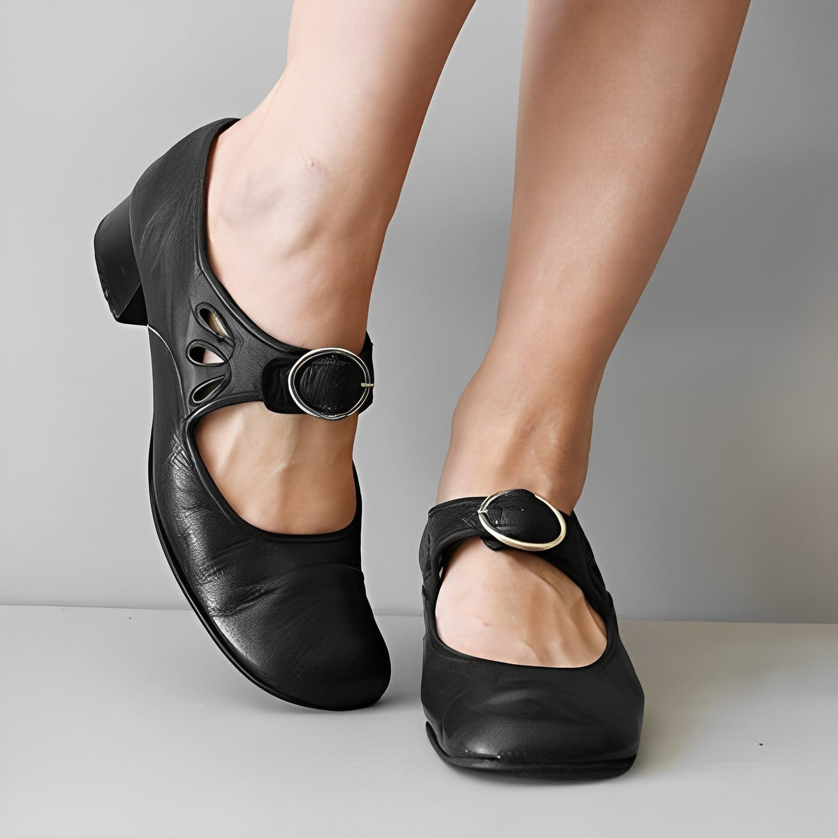 Dolores · Zapatos vintage de tacón bajo – Silvia Morel