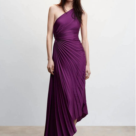 Mía Luz · Vestido plisado elegante – Silvia Morel