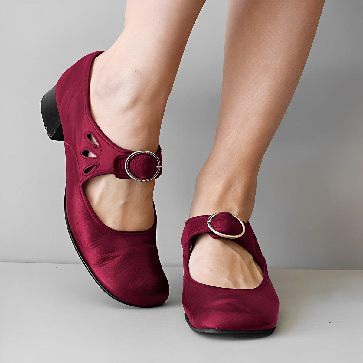 Dolores · Zapatos vintage de tacón bajo – Silvia Morel